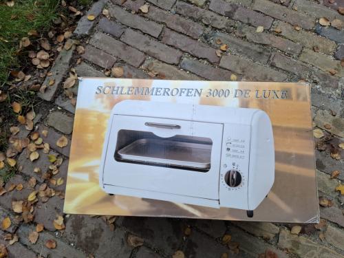 Compacte oven voor caravan of studentenkamer