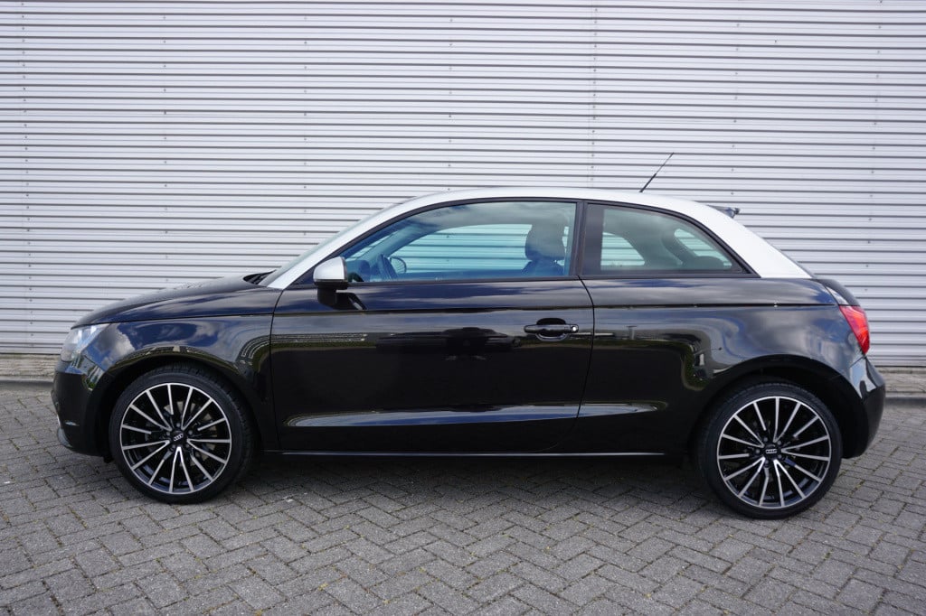 Audi A1 1.4 tfsi attraction airco / navi / parkeers. / elektr. ramen