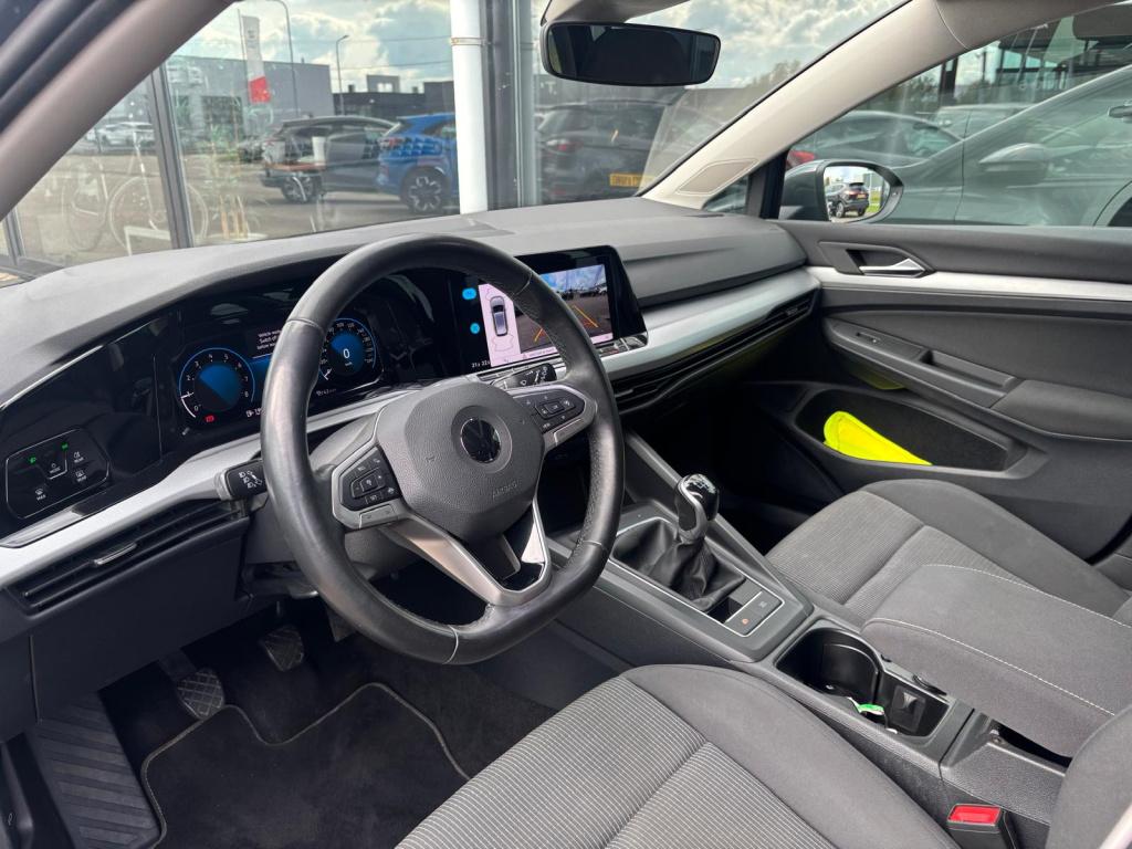 Volkswagen Golf tsi 110pk life, elektrische trekhaak, carplay