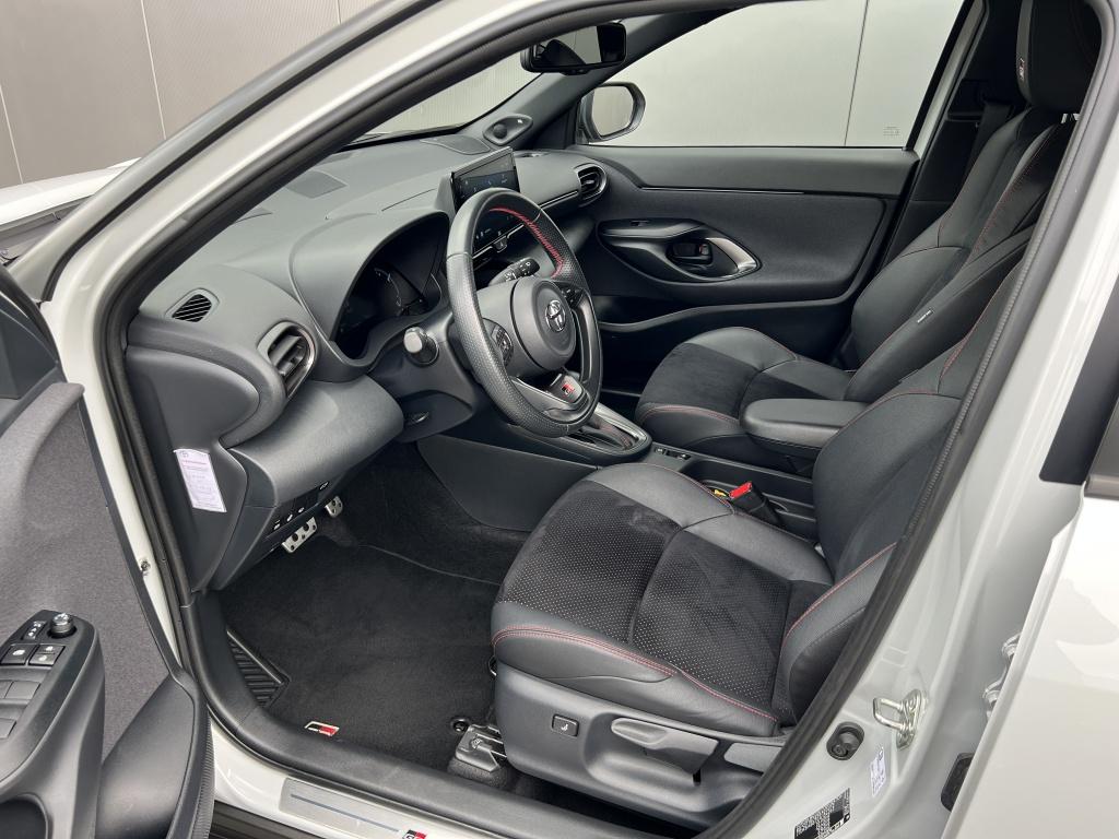 Toyota Yaris Cross 1.5 hybrid gr sport | dealeronderhouden | jbl audio | hu