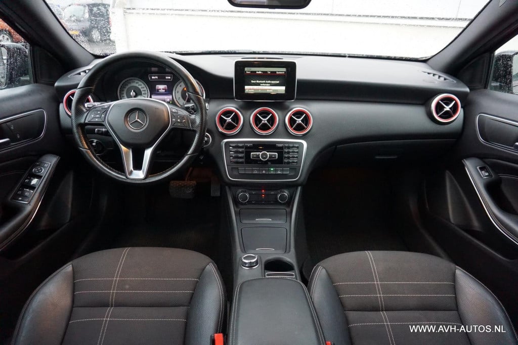 Mercedes-Benz A-Klasse 180 ambition automaat