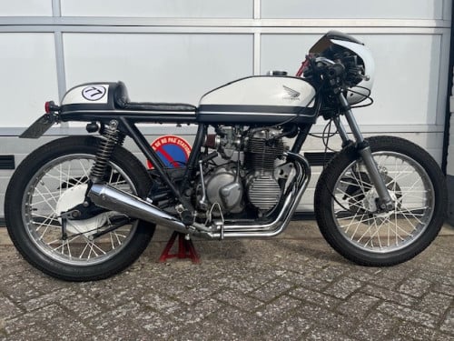 Pracht Honda cb400F caferacer met Blauw kenteken