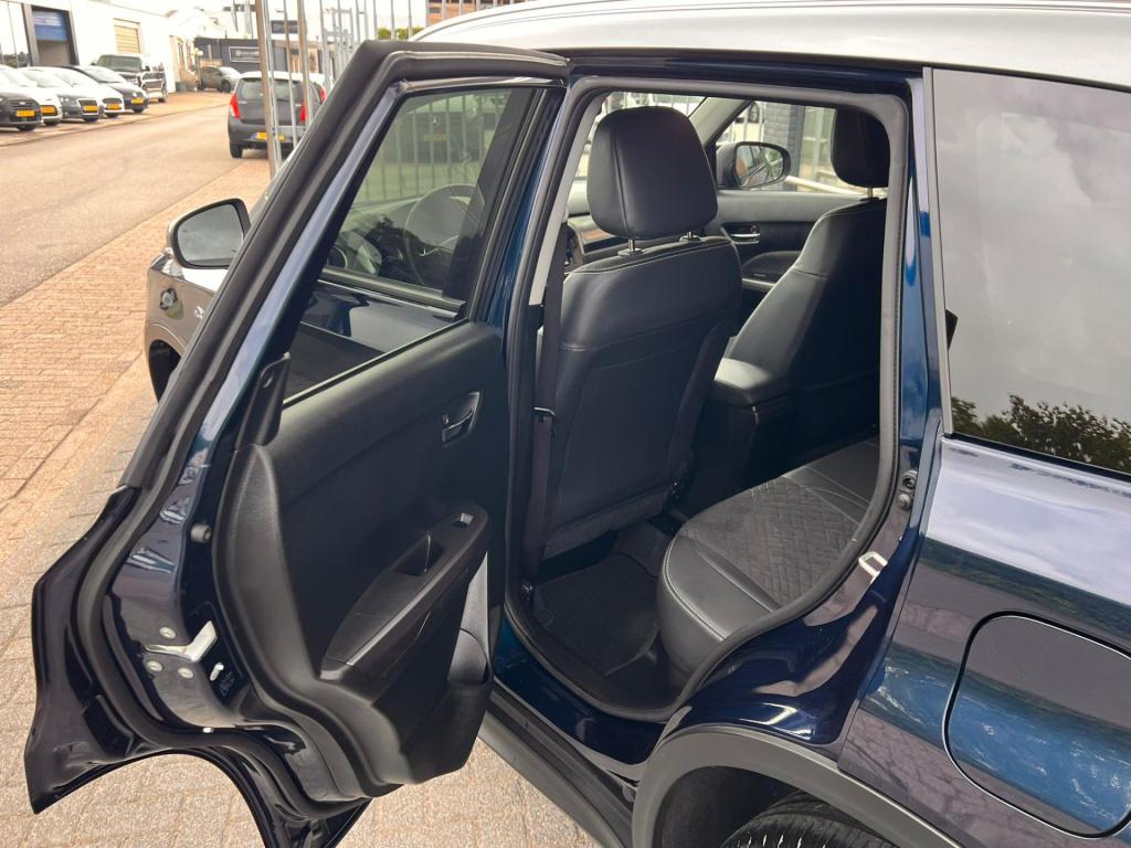 Suzuki Vitara 1.4 boosterjet style rhino edition smart hybrid