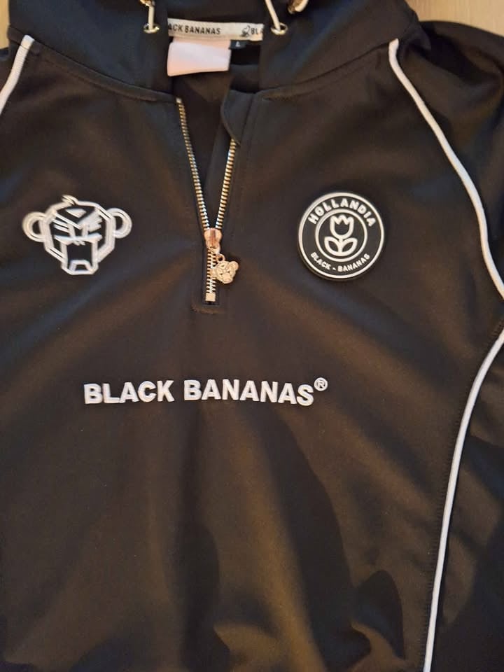 Black bananas maat L maar valt als M in nwstaat