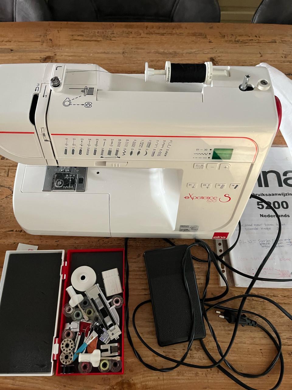 Naaimachine elna