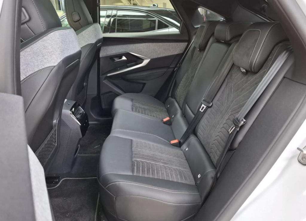 Peugeot E-3008 ev 73 kwh 210pk gt avantage alcantara|elec. stoelverstelling