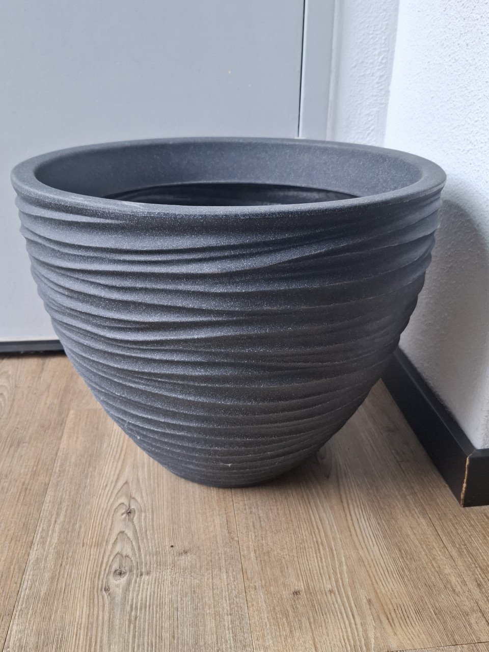 Grote kunststof bloempot
