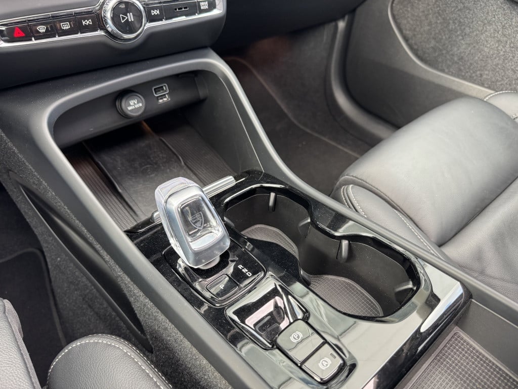 Volvo XC40 t5 262pk recharge ultimate bright| panodak| adap.cruise| leder|