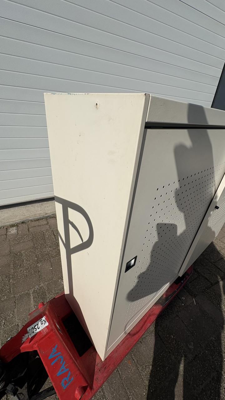 Aukoestische kast archiefkast