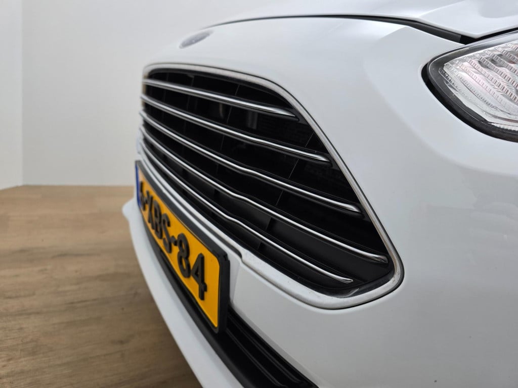 Ford Fiesta occasion 1.0 titanium luxe versie met cruisecontrol en sportvel