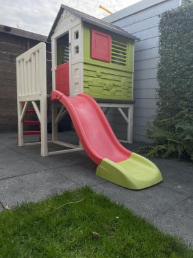 Speelhuisje Smoby met glijbaan
