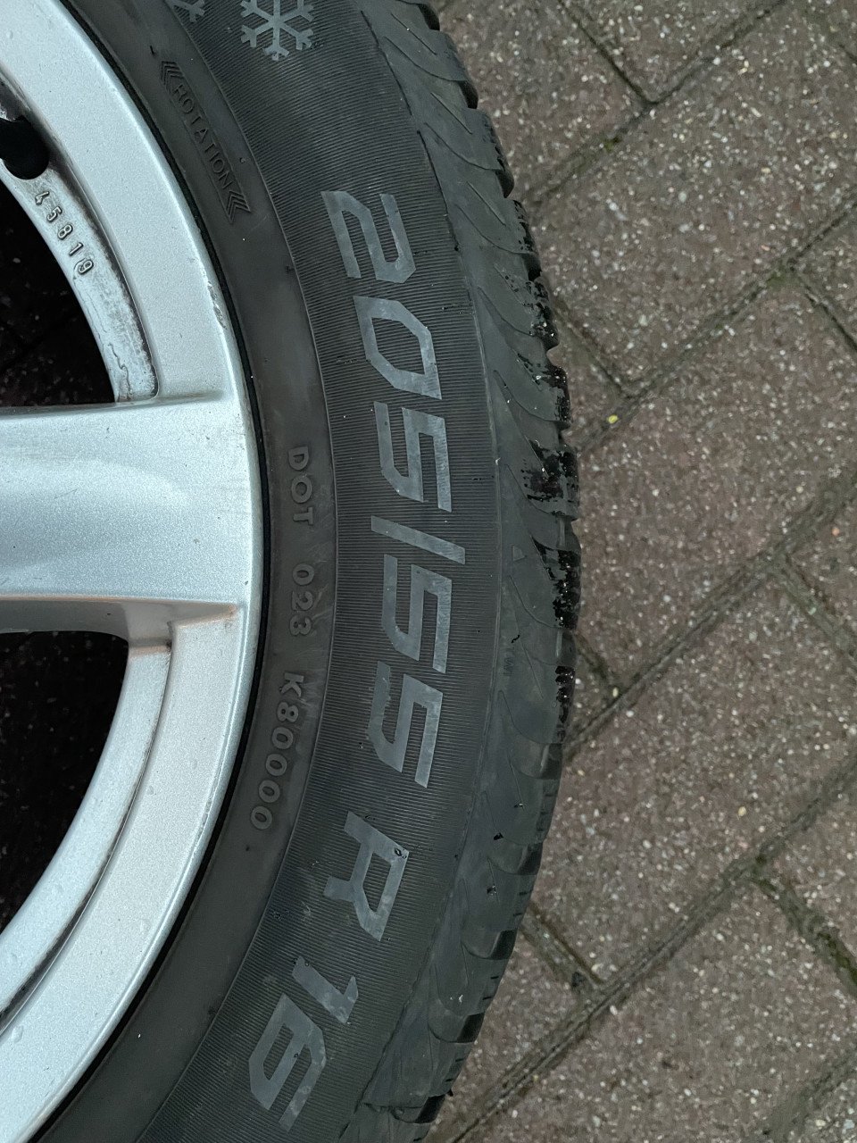 4 Audi winterbanden + licht metalen velgen te koop