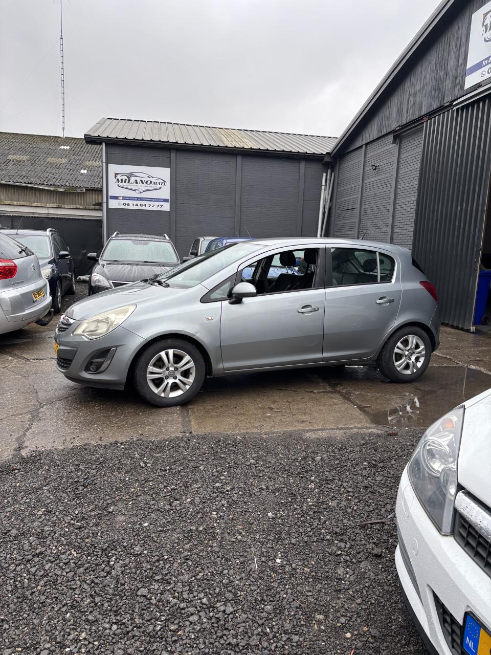 Opel corsa voljaar apk!