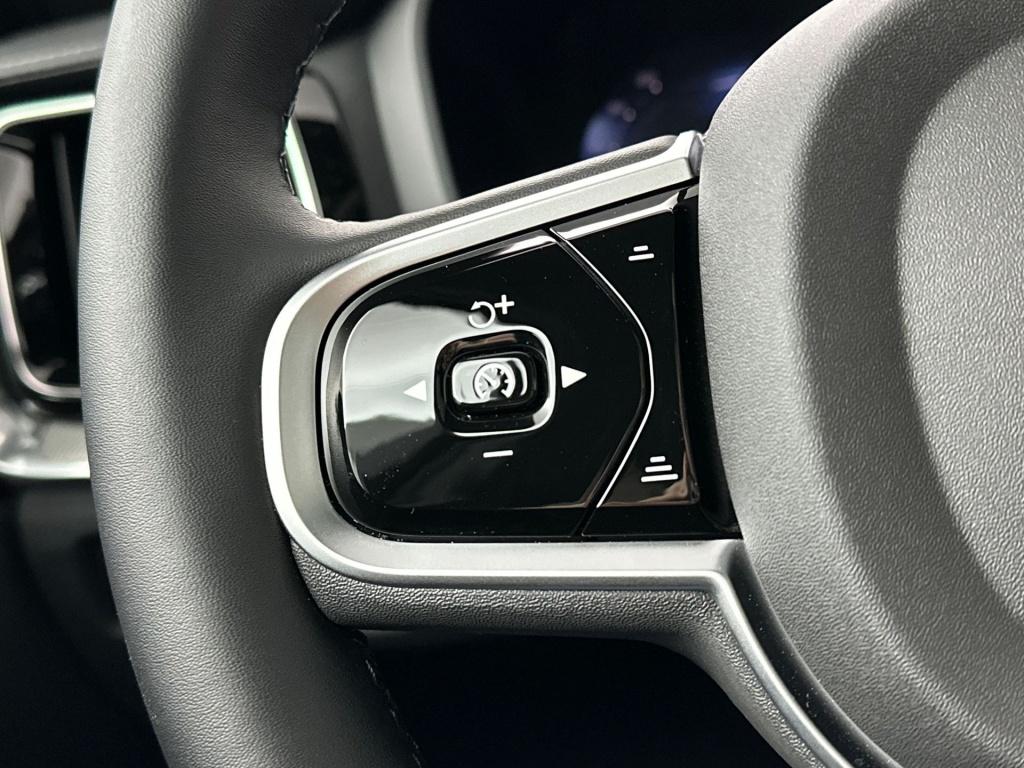 Volvo V60 t8 455pk recharge ultra dark| panodak| 360camera| stylingpack| a