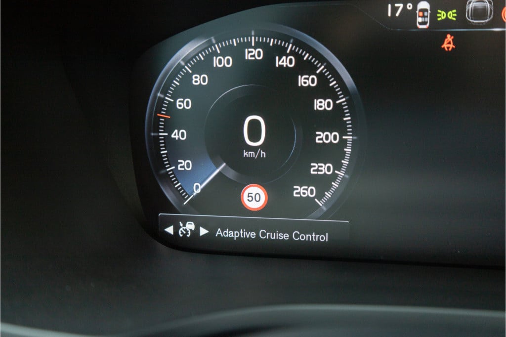Volvo V60 2.0 t6 plug-in hybrid awd plus dark ✅h&kaudio✅pano✅fullled✅leder