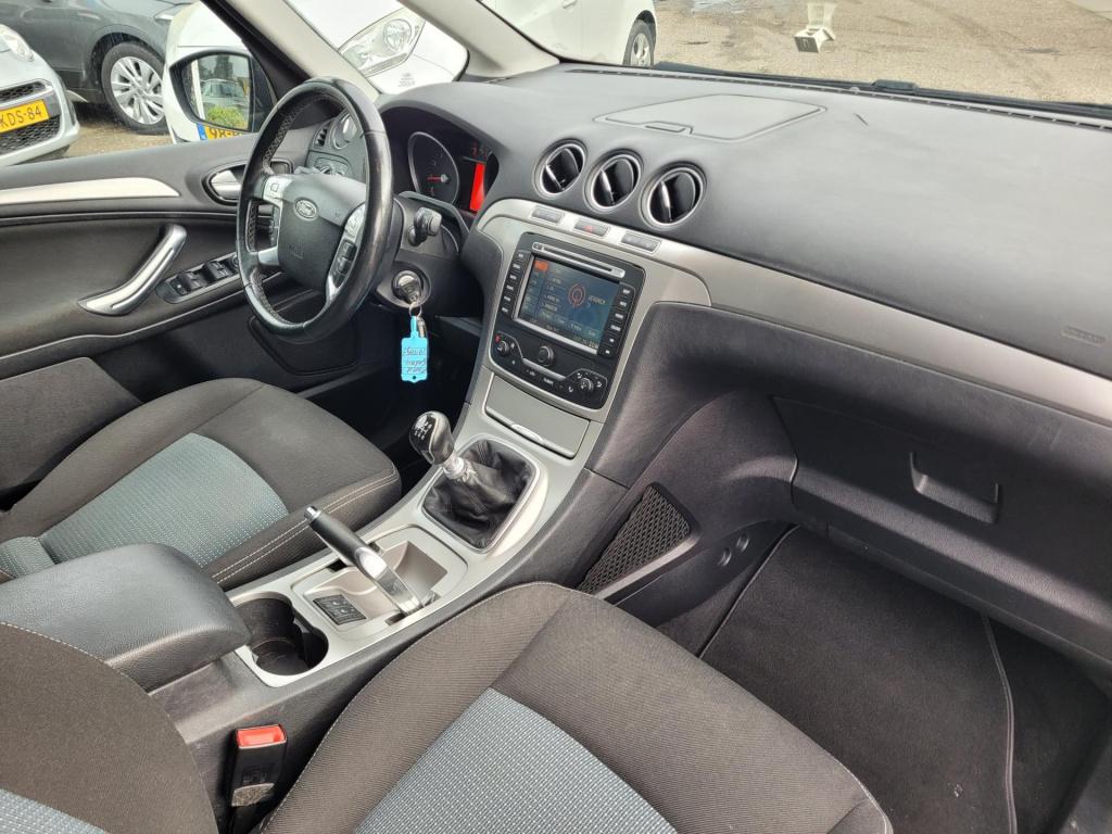 Ford Galaxy 1.6 scti trend business