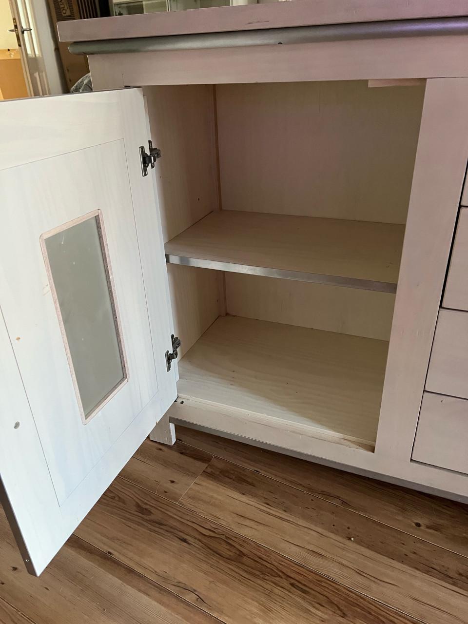 Gratis Dressoir