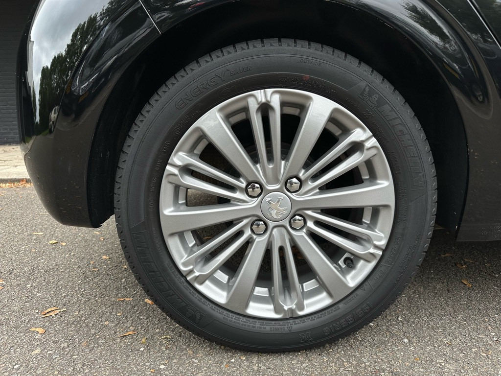 Peugeot 208 1.2 puretech allure