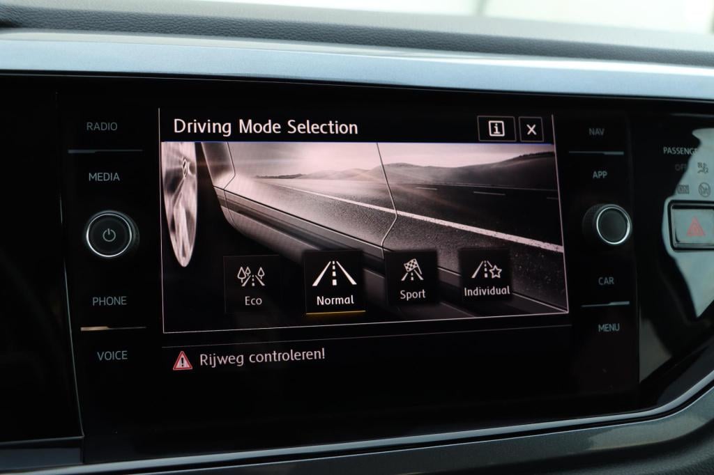 Volkswagen Polo 1.0 tsi highline adaptive | carplay | sensoren