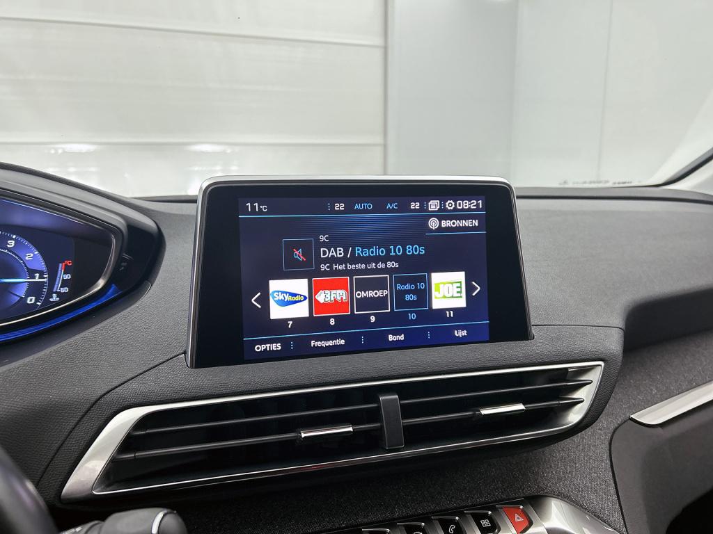Peugeot 3008 130 pk allure | rijklaar | trekhaak | elektrische achterklep |
