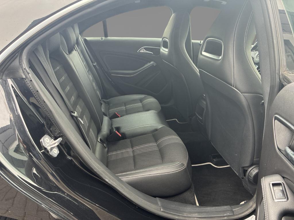Mercedes-Benz Cla 180 business solution | automaat | navigatie | stoelverwa