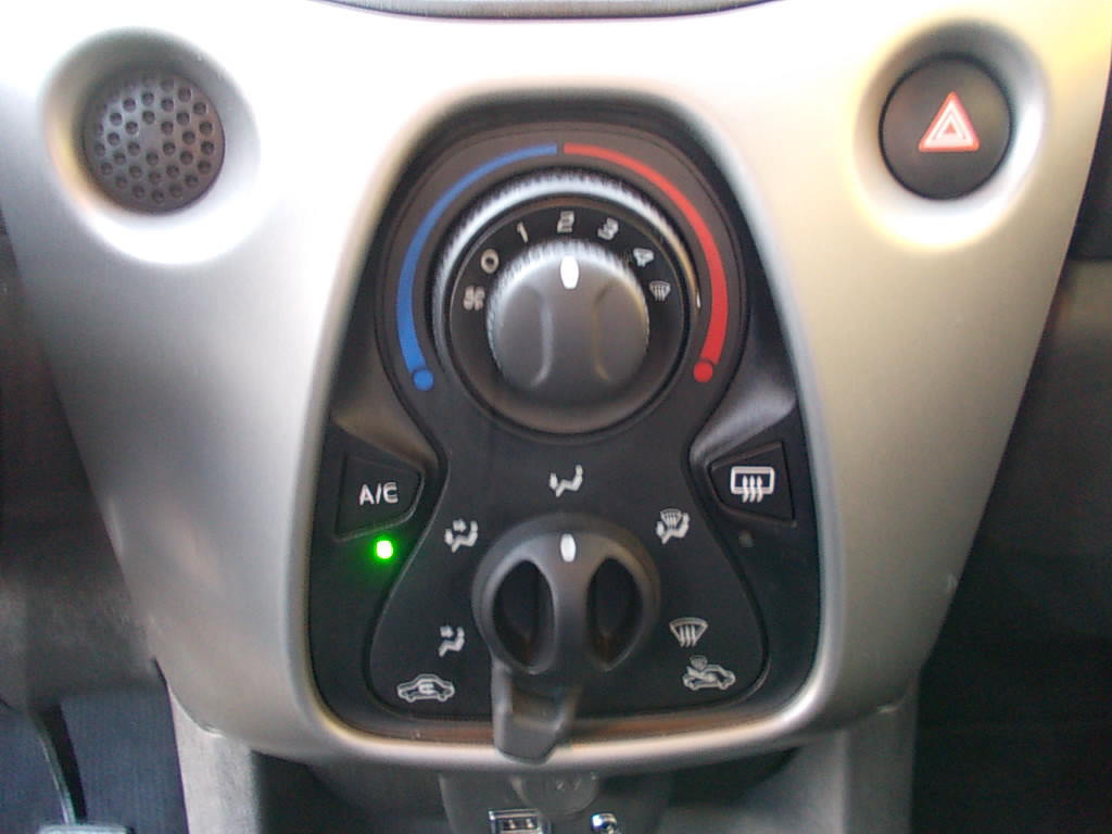 Peugeot 108 1.0 vti 5-drs, airco bleutooth (btw verr.b.)