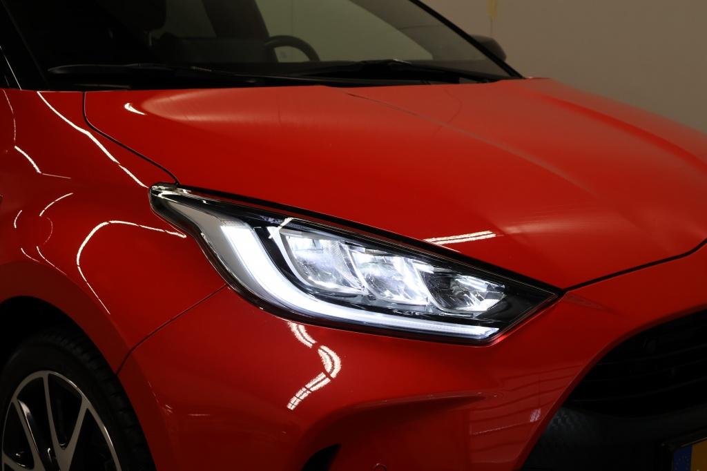 Toyota Yaris 1.5 hybrid launch edition nl auto