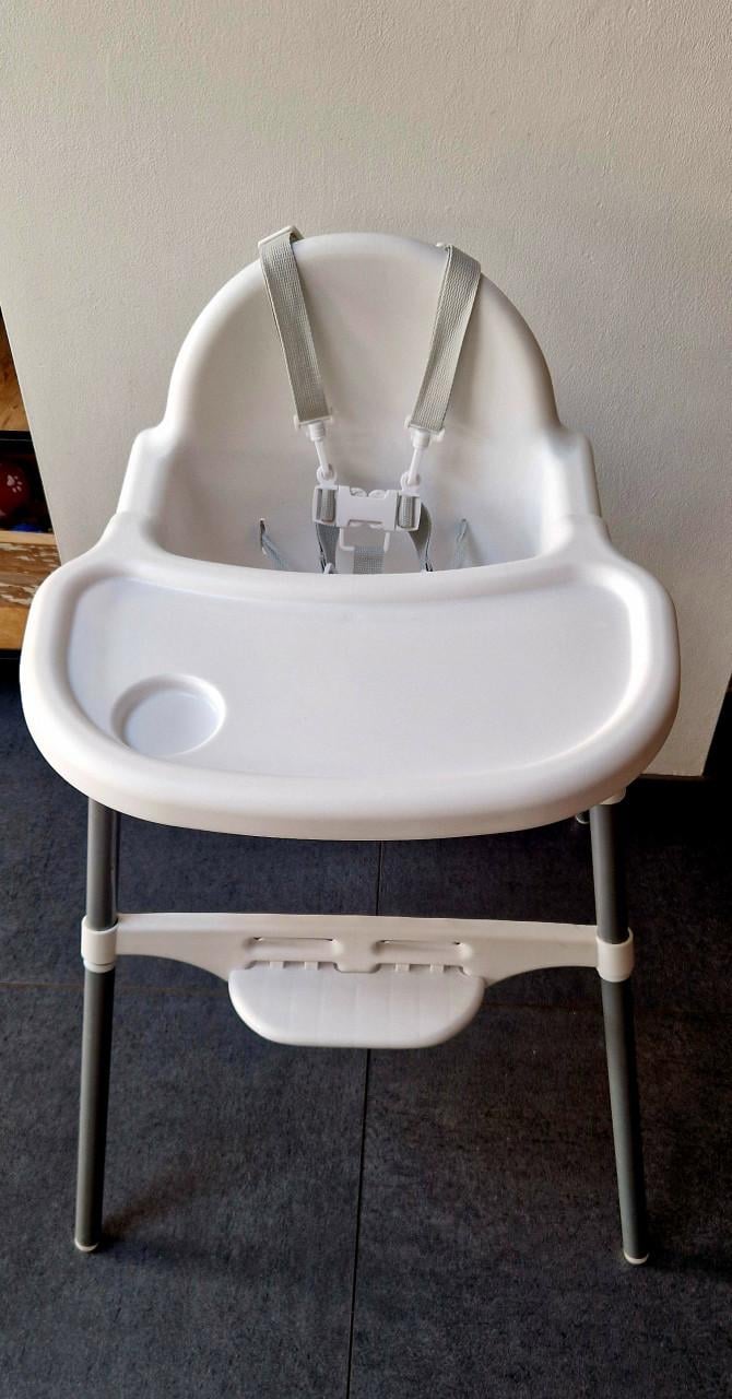 Witte kinderstoel met tafelblad, Ikea