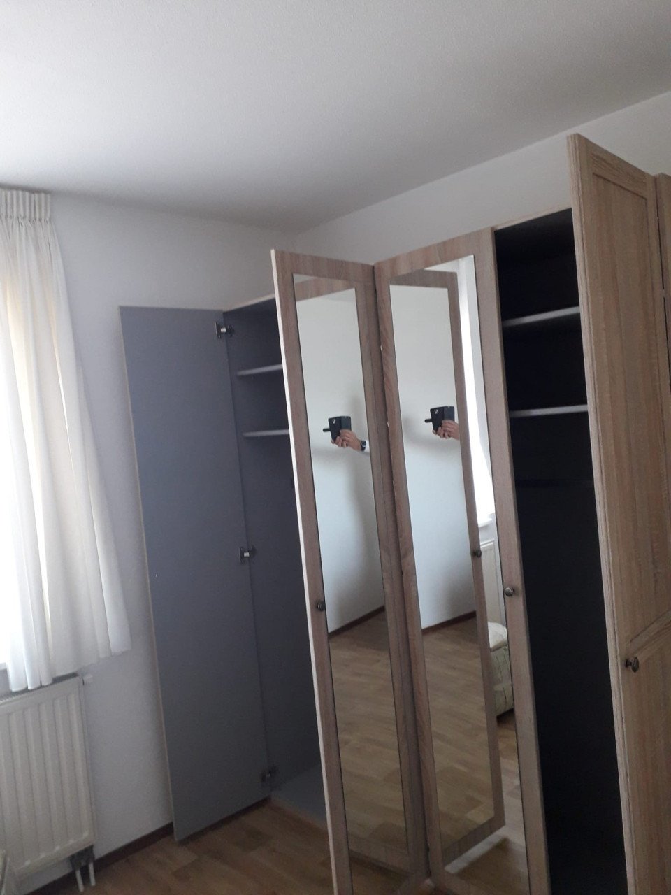 Grote ruime kledingkast