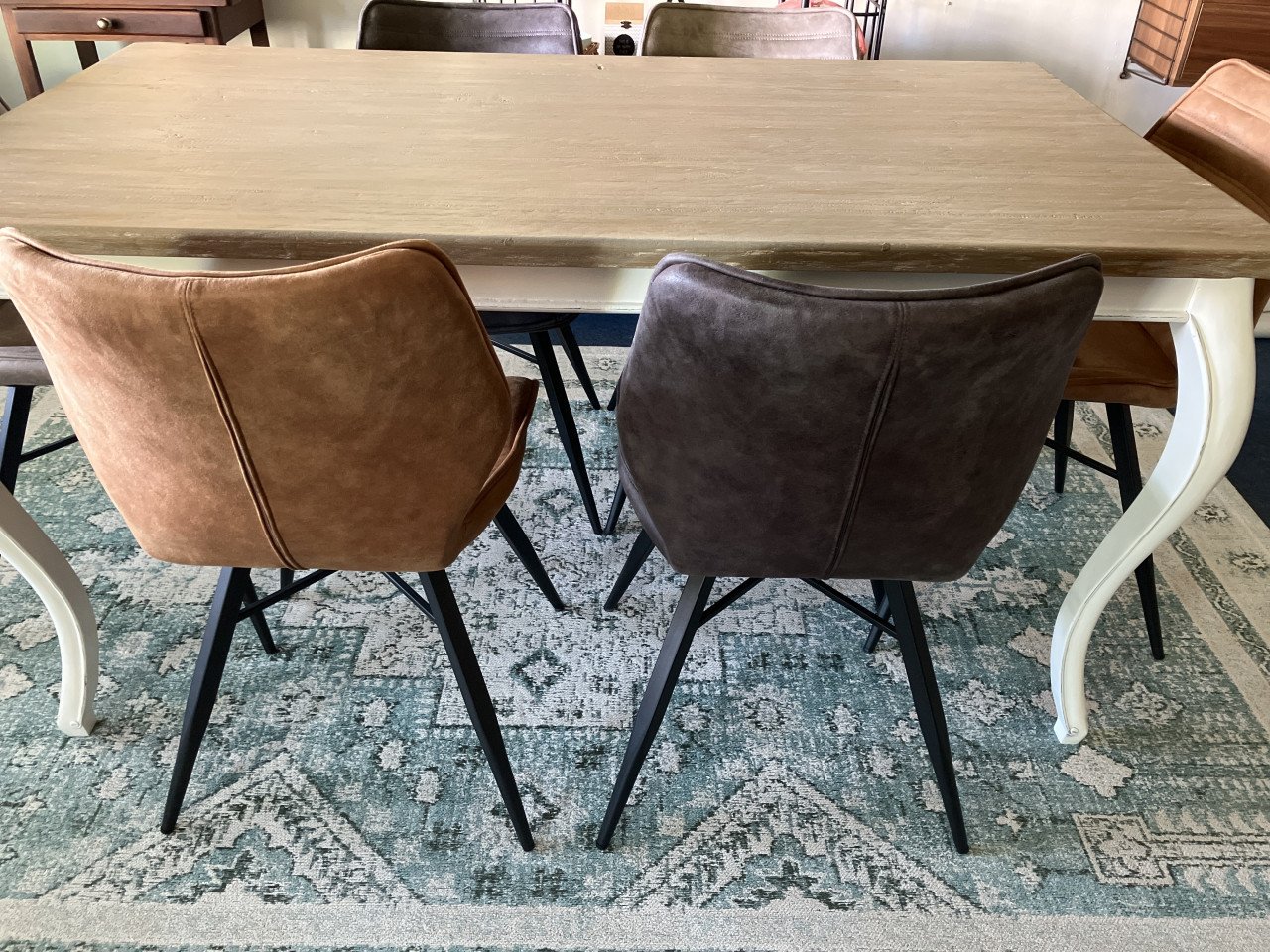 Grenen eettafel met 6 stoelen