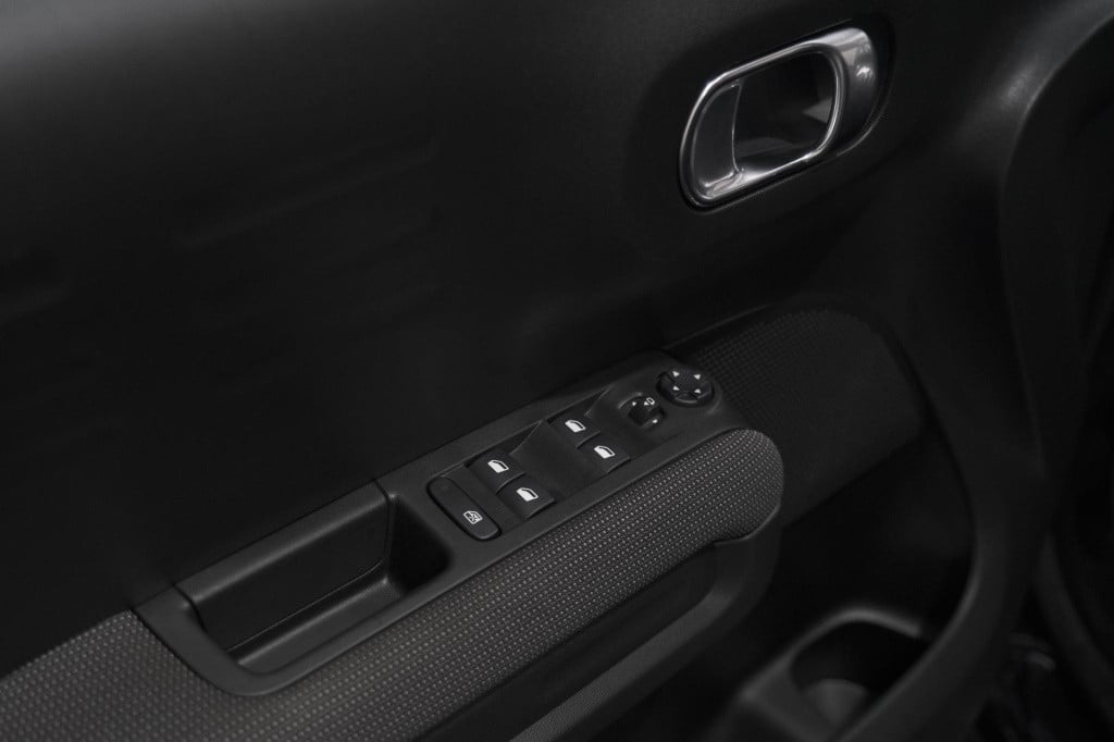 Citroen C3 Aircross puretech 130 eat6 max | parkeersensoren | stoelverwarmi