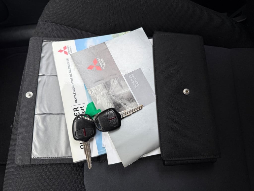 Mitsubishi Outlander 2.0 invite+