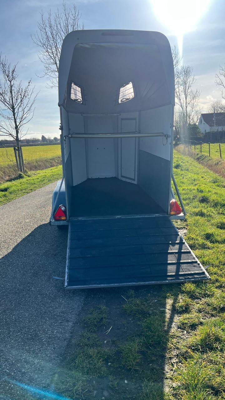 Prachtige goed onderhouden 1,5 paard trailer