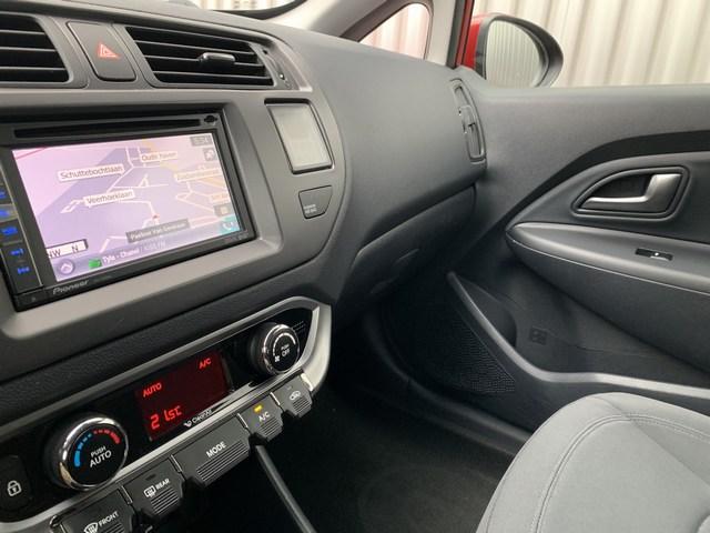 Kia Rio 1.2 cvvt navi | clima | cruise | parkeersensoren | trekhaak | nap e