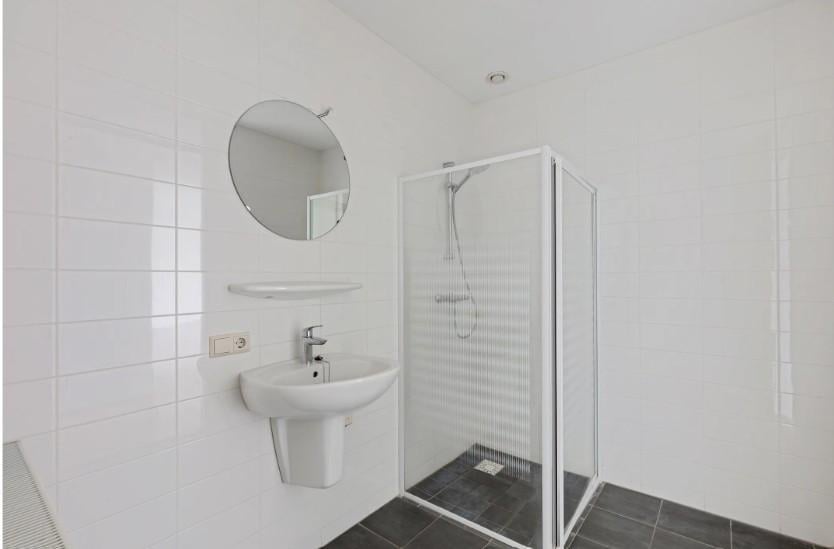Een luxueus instap klaar appartement op de 2e woonlaag met een groot balkon