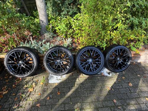 Winterbanden set 18 '' 225/40VR18