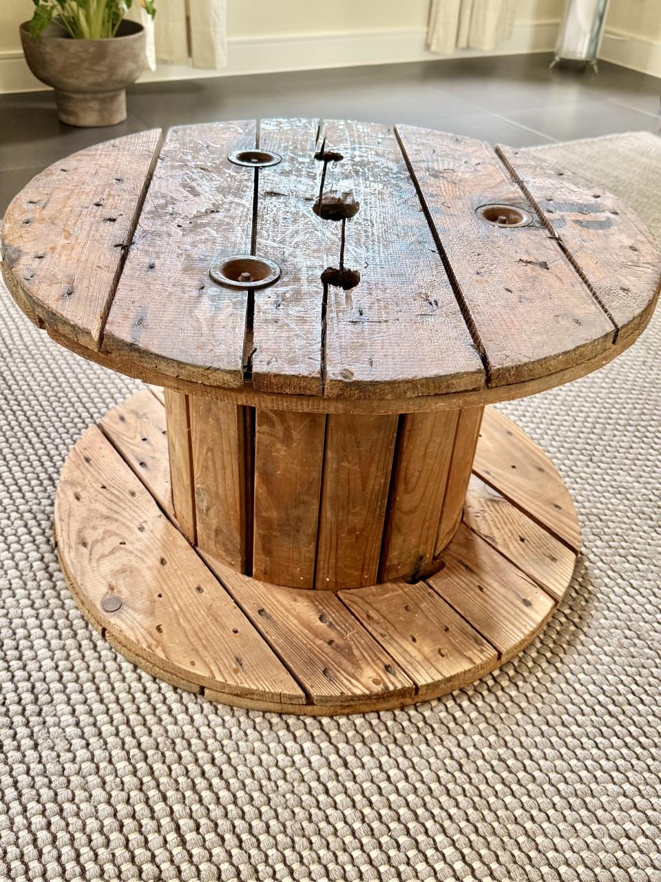 Houten haspel bijzettafel