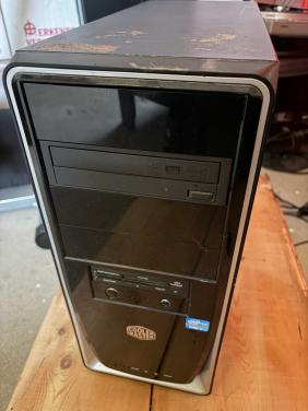 Computer kast (3) gratis