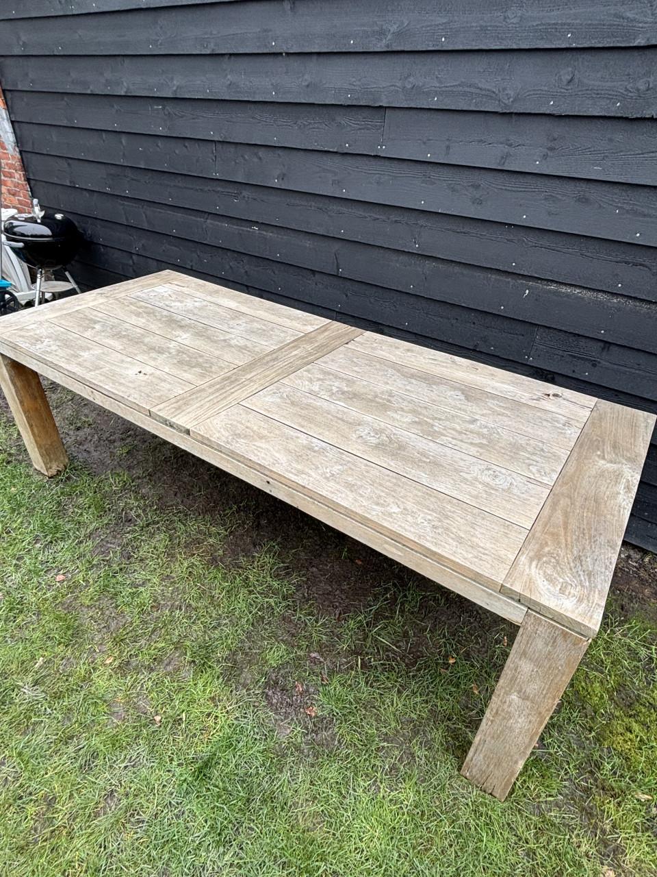 Robuuste tuintafel 240 x 100cm