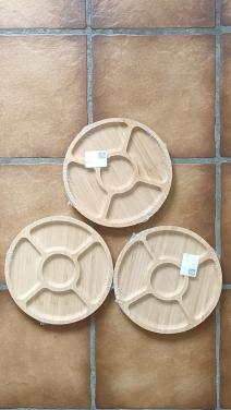 3 Tapas borden/ platte schaaltjes met verdeelvakjes van bamboe. Nieuw.