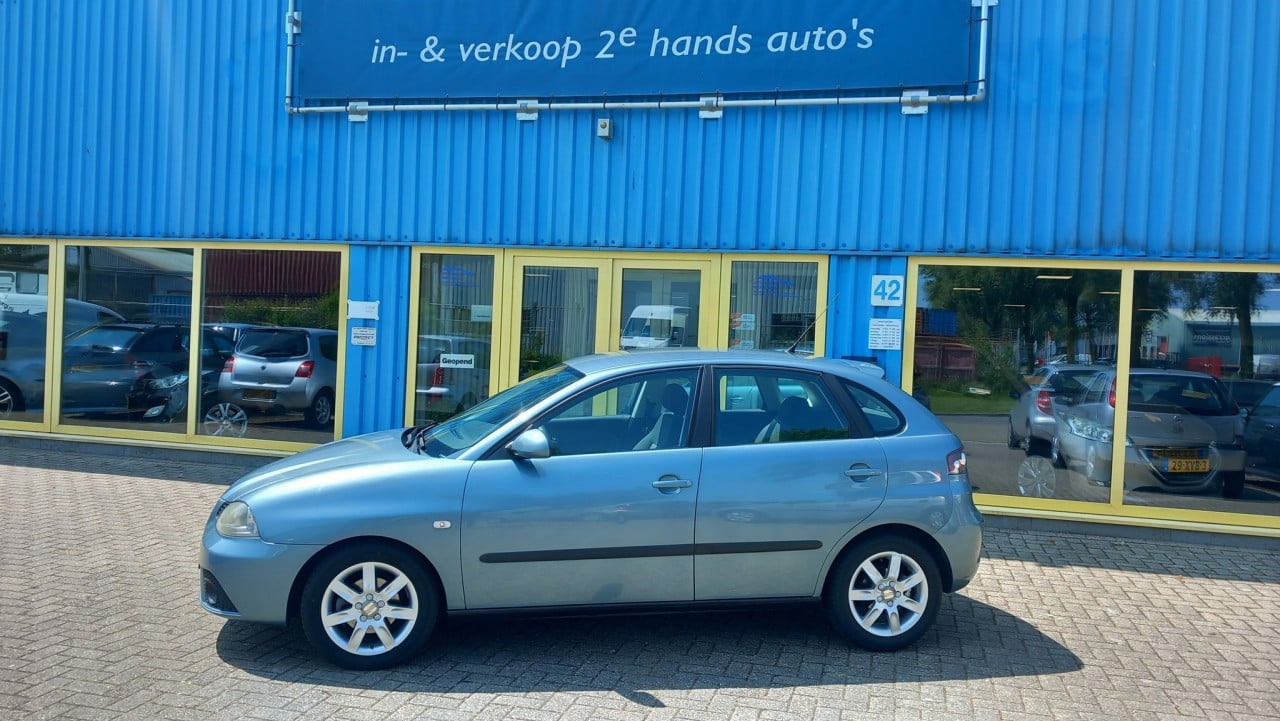 Seat IBIZA 1.4 16v Sensation 5deurs bj:2006 airco-lm velgen