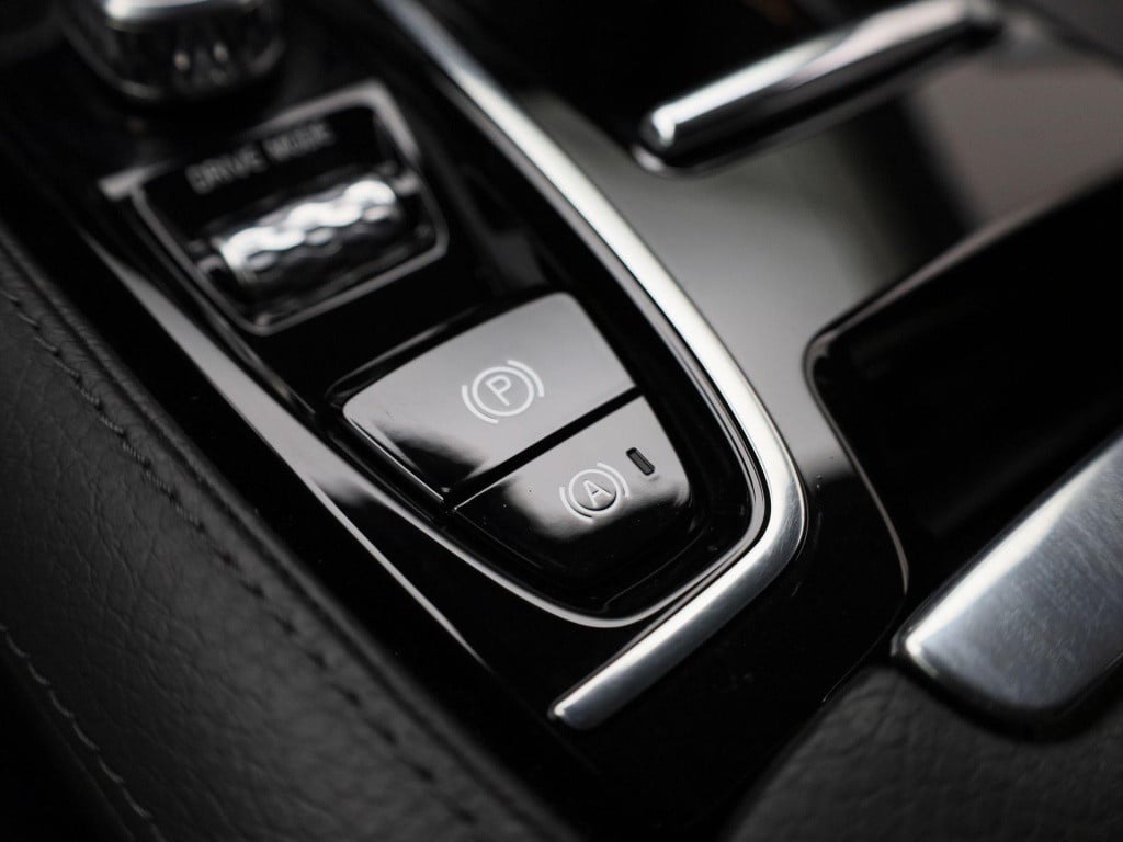 Volvo V60 2.0 t6 recharge awd inscription | automaat | lmv | trekhaak | led
