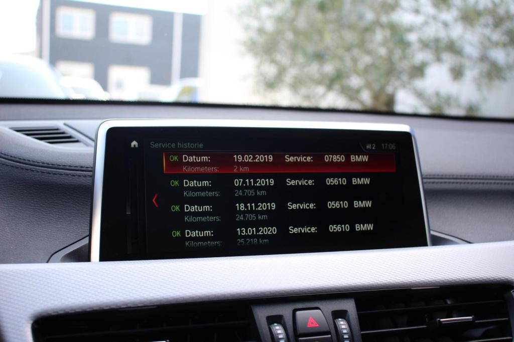 BMW X2 sdrive20i m-sport automaat - led - elek kofferklep - trekhaak - head