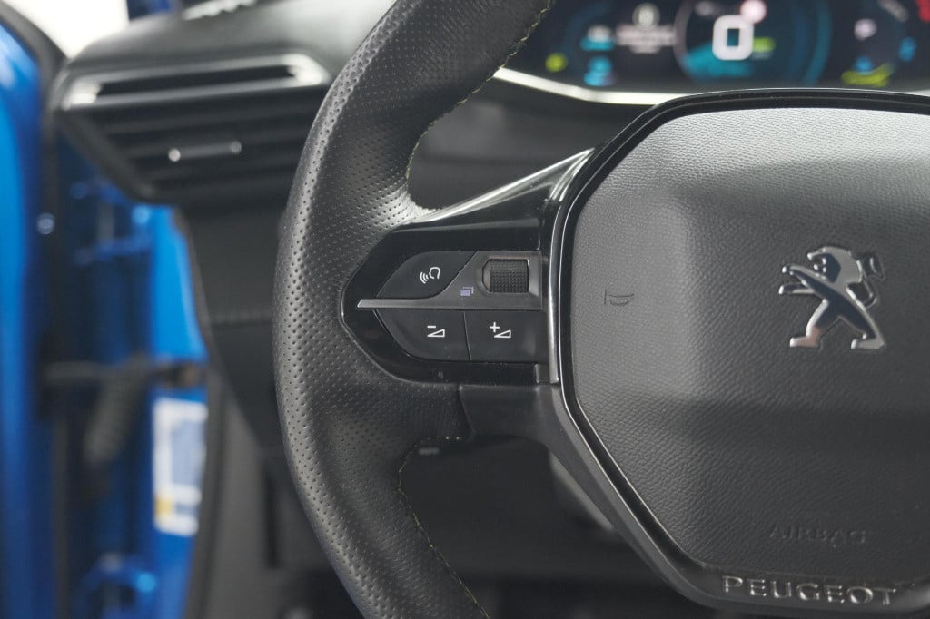 Peugeot E-2008 ev gt 50 kwh | adaptieve cruise control | camera | navigatie