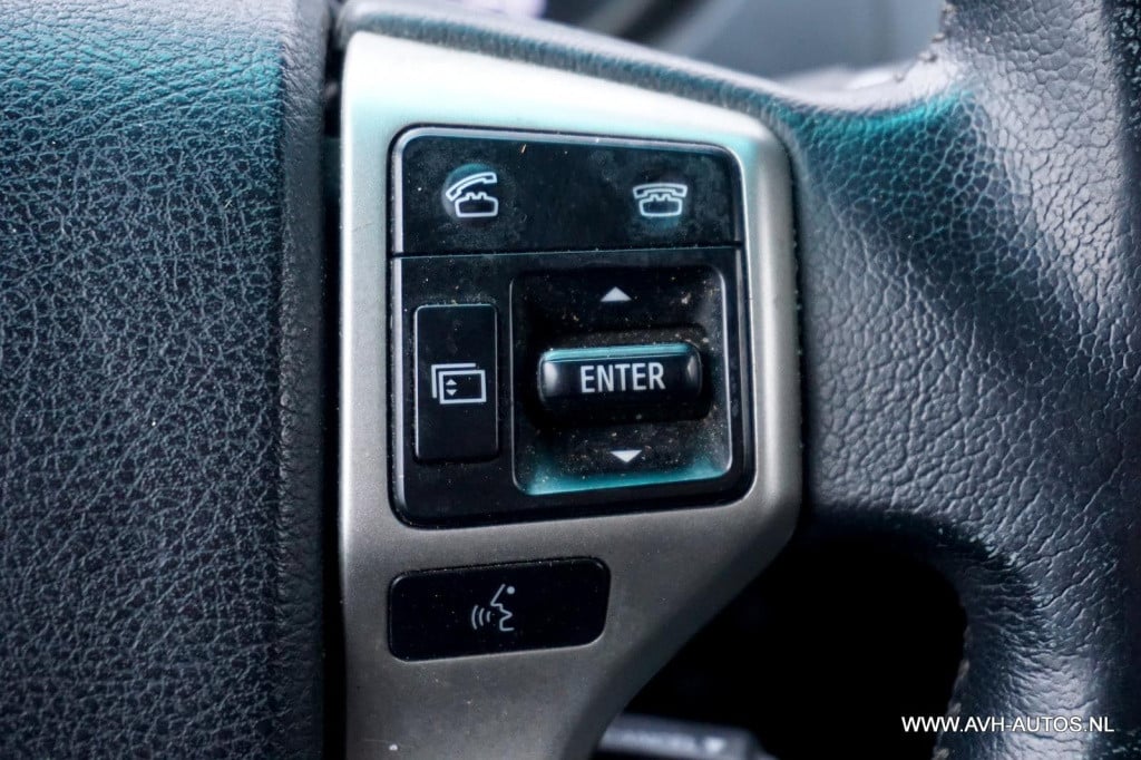 Toyota Land Cruiser 3.0 d-4d-f vx window van