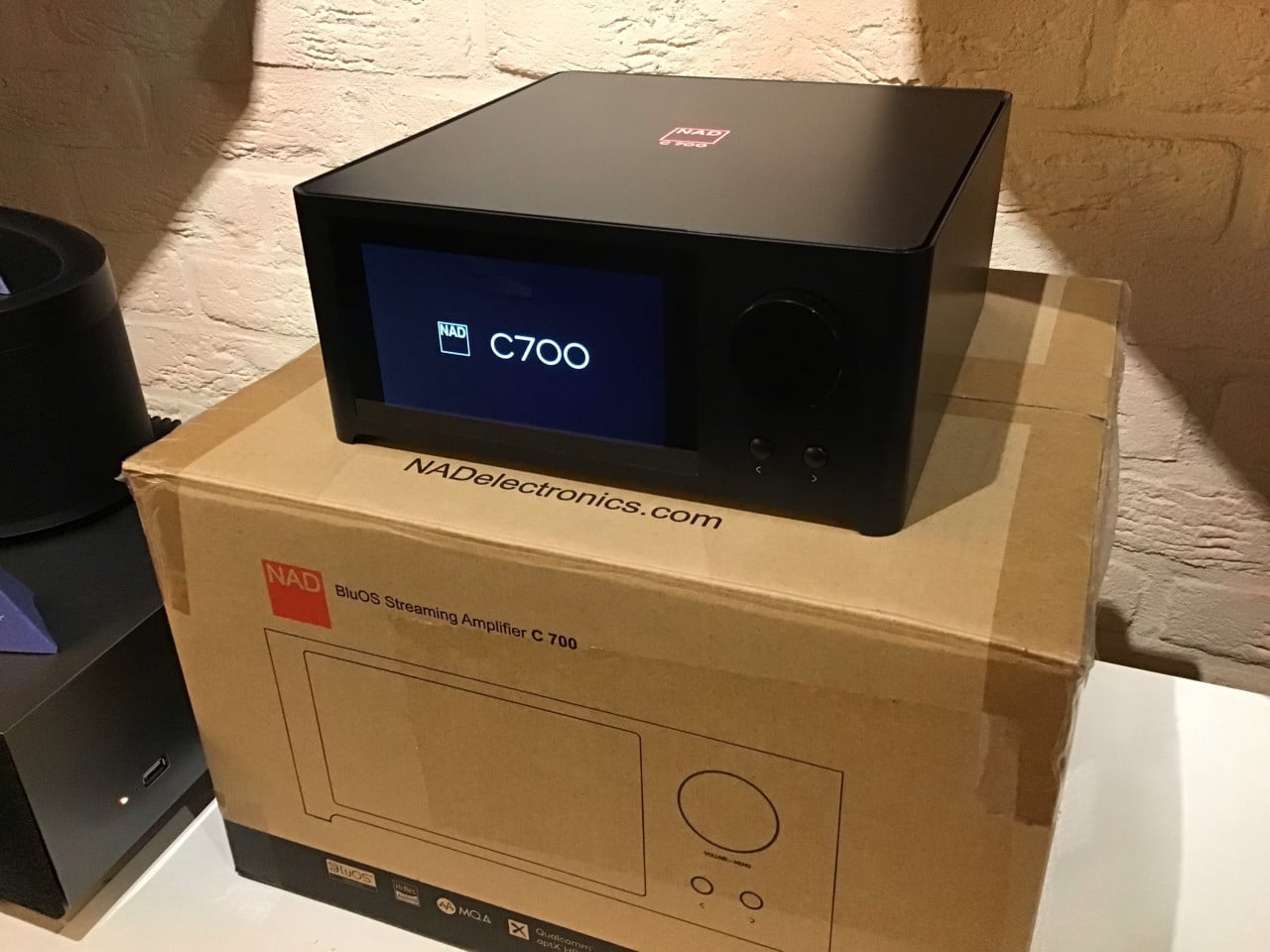 NAD C700 versterker/ streamer