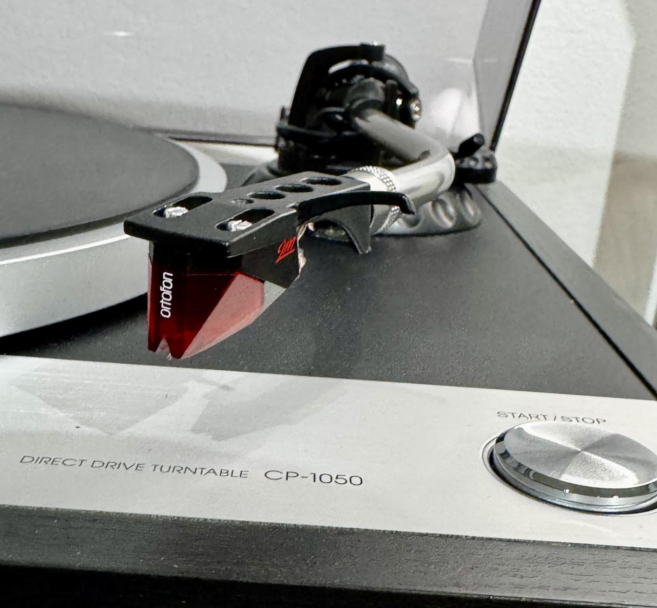 TOPMODEL DRAAITAFEL ONKYO CP1050