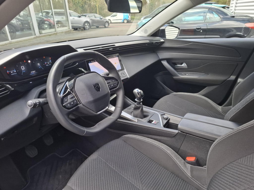 Peugeot 308 110 active pack business nav/clima/park