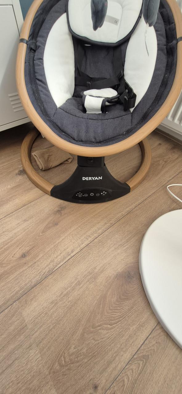 Deryan elektrische schommelstoel