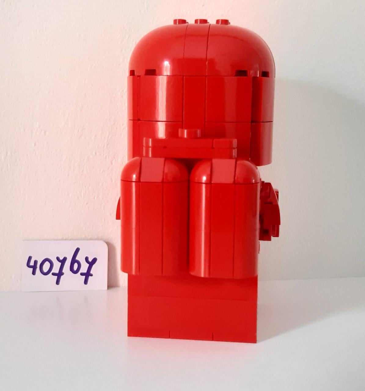 LEGO Space 40767: babyastronaut, Up-Scaled Baby Astronaut, limited edtiion